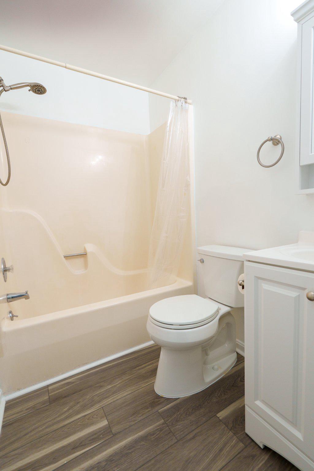 829 Shore Drive Edgewater, MD 21037 - Photo 16 of 29 Bathroom #3