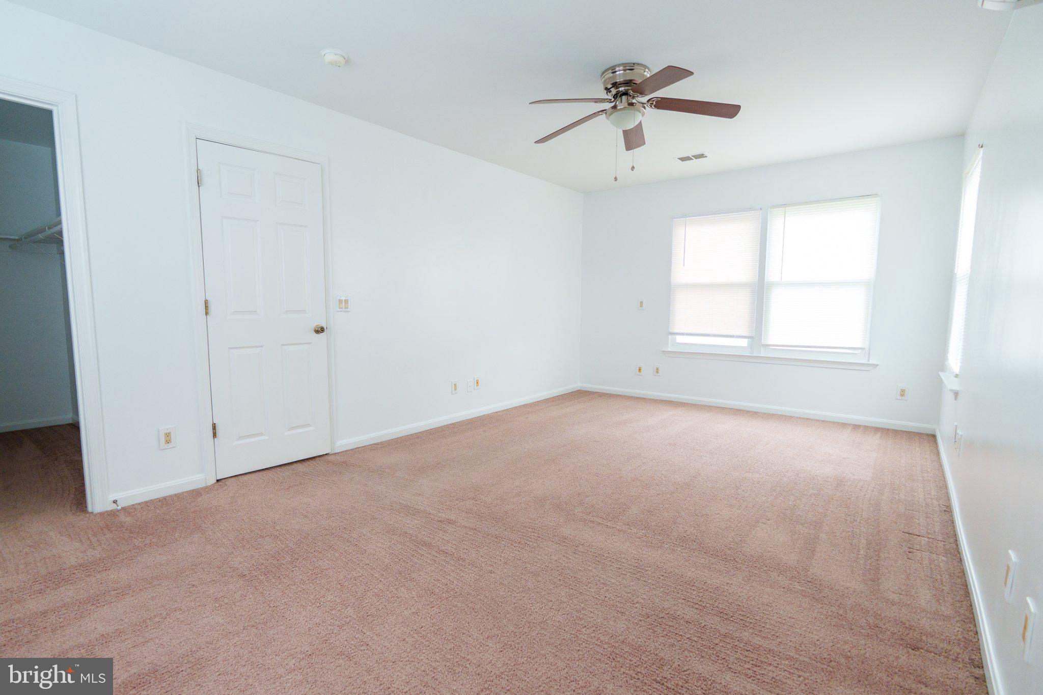 829 Shore Drive Edgewater, MD 21037 - Photo 19 of 29 Spacious, sunlit room with potential.