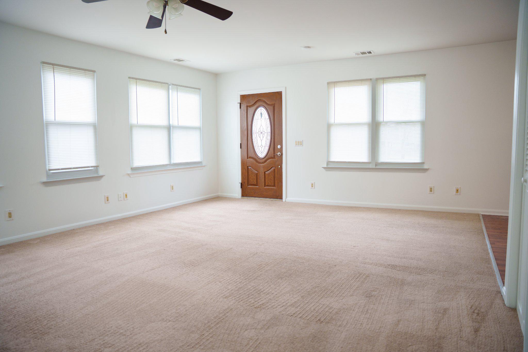 829 Shore Drive Edgewater, MD 21037 - Photo 4 of 29 Front Entranceway