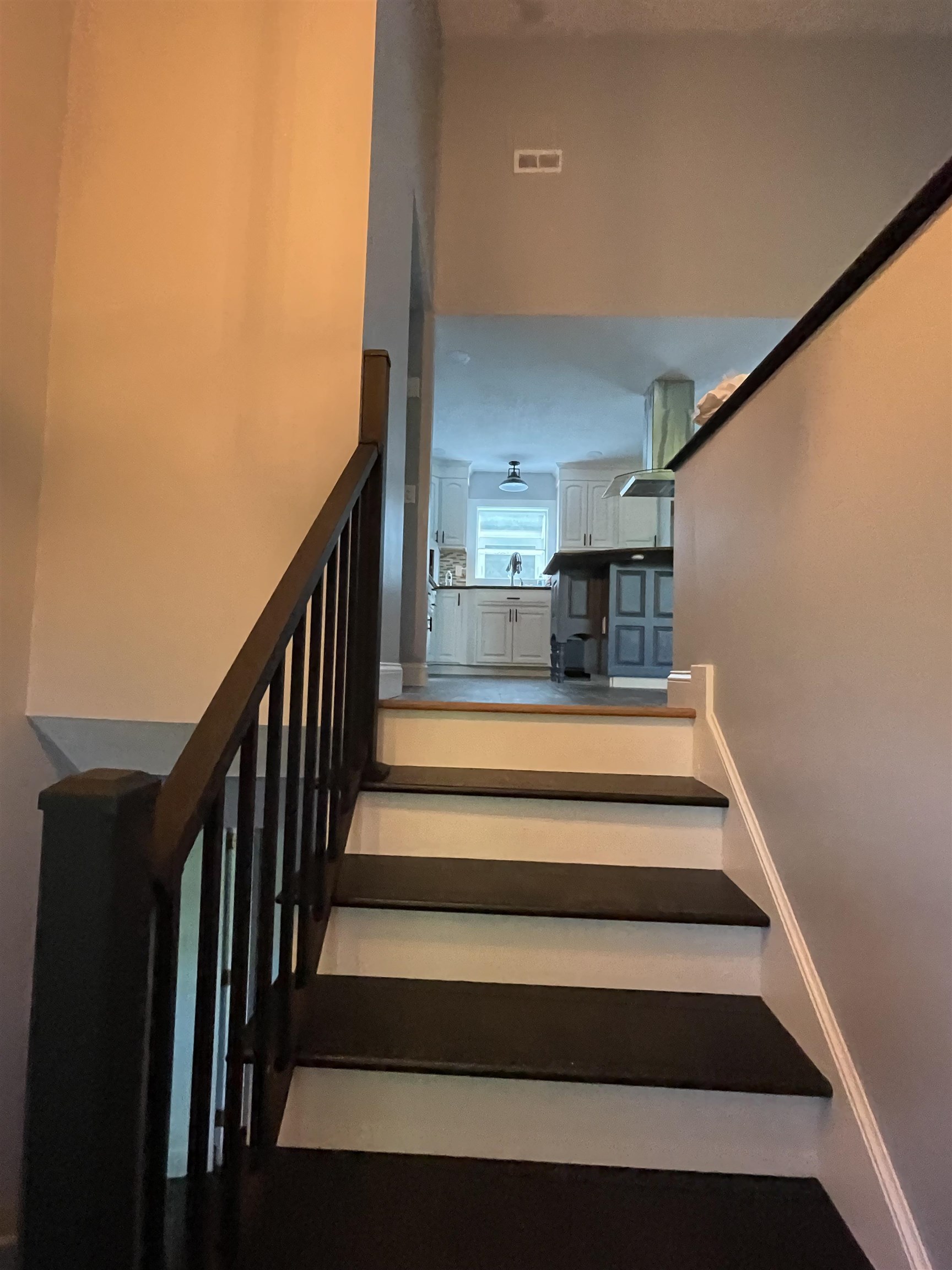 93 Rockingham Road Derry, NH 03038 - Photo 17 of 27