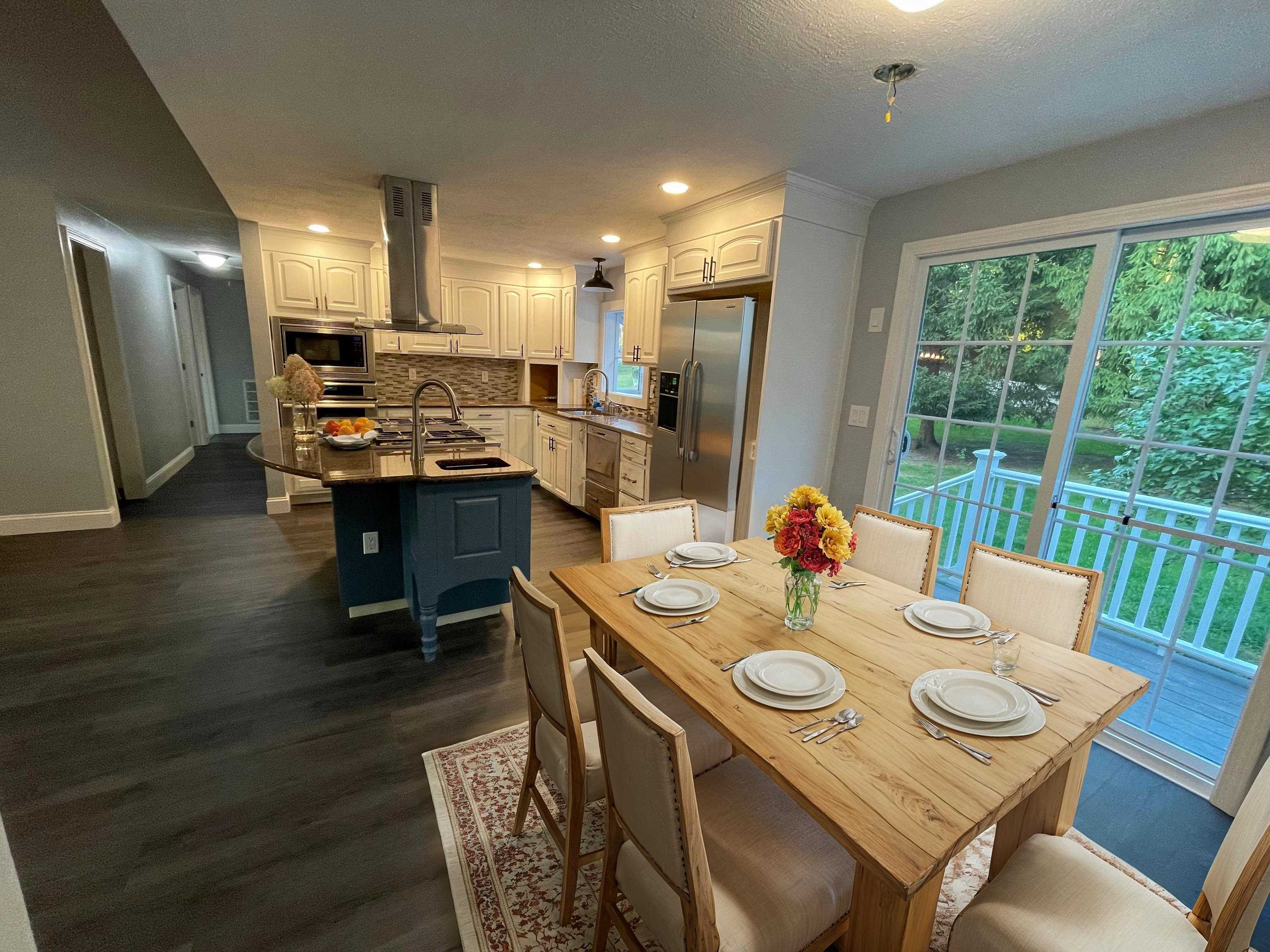 93 Rockingham Road Derry, NH 03038 - Photo 2 of 27