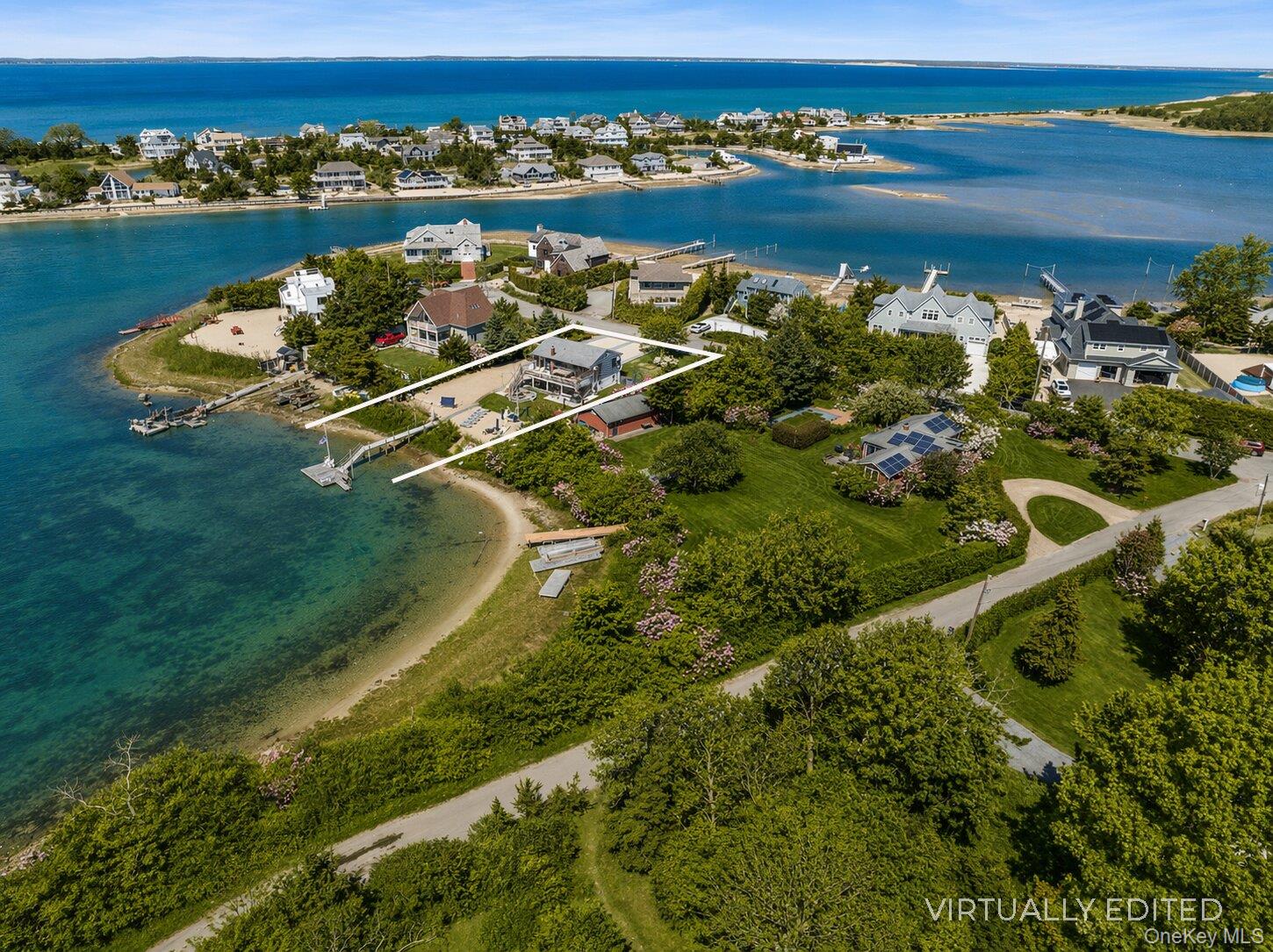 11 Cold Spring Court Southampton, NY 11968 - Photo 1 of 15