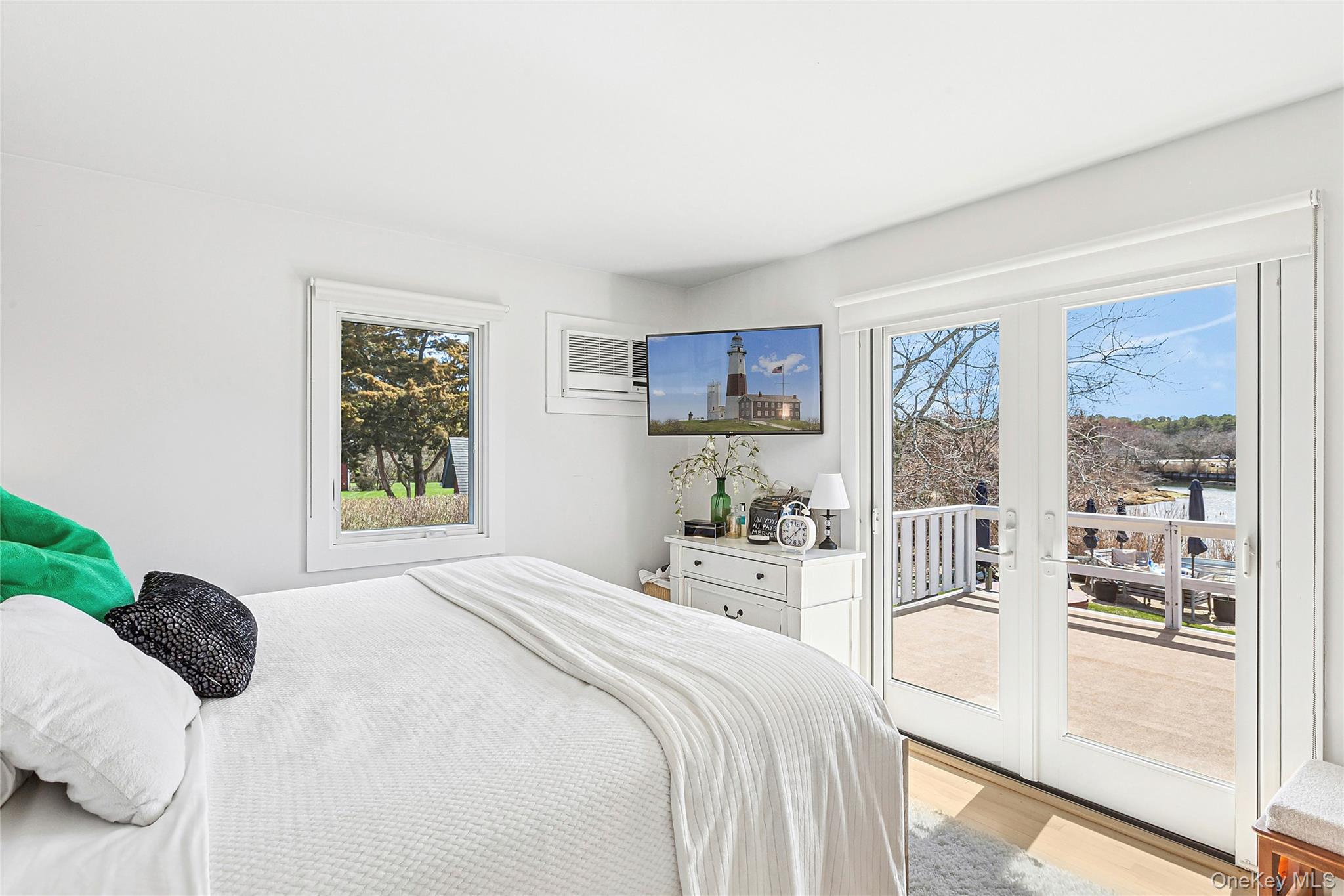 11 Cold Spring Court Southampton, NY 11968 - Photo 8 of 15