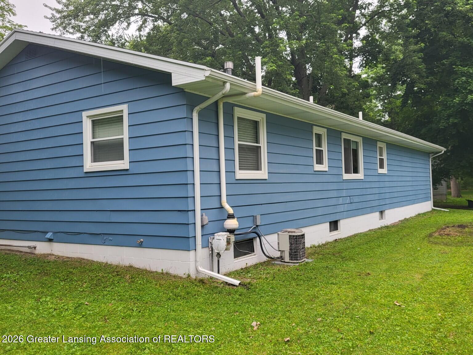 4264 Kim Rye Lane Holt, MI 48842 - Photo 3 of 38 IMG_20260617_215530 (1)