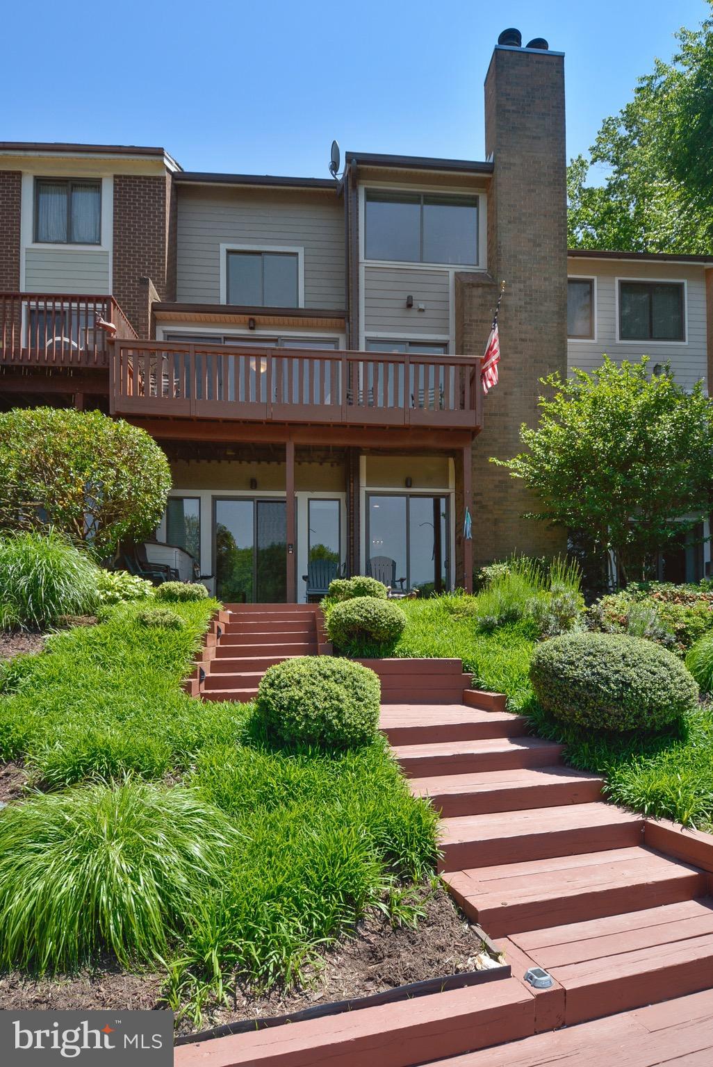 11092 Thrush Ridge Road Reston, VA 20191 - Photo 3 of 29 Exterior (Rear)