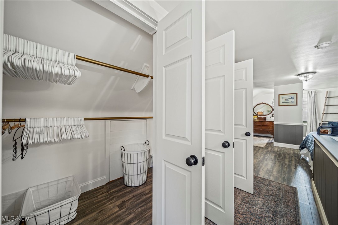 1054 Argonne Road Cleveland, OH 44121 - Photo 23 of 41