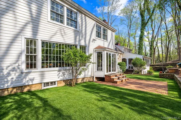 $969,000 | 1 Spring Hollow Road, St. James, NY 11780