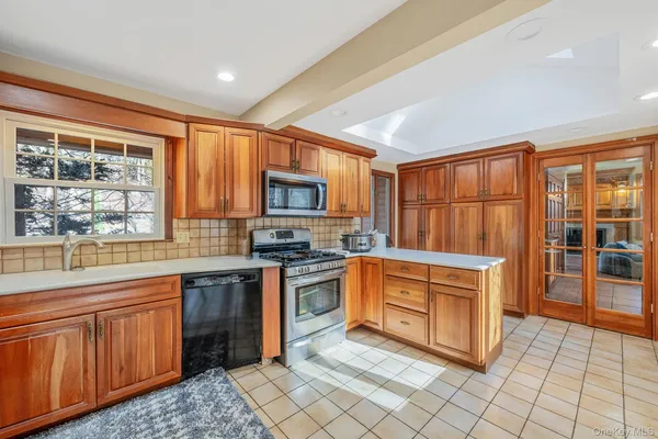 $969,000 | 1 Spring Hollow Road, St. James, NY 11780