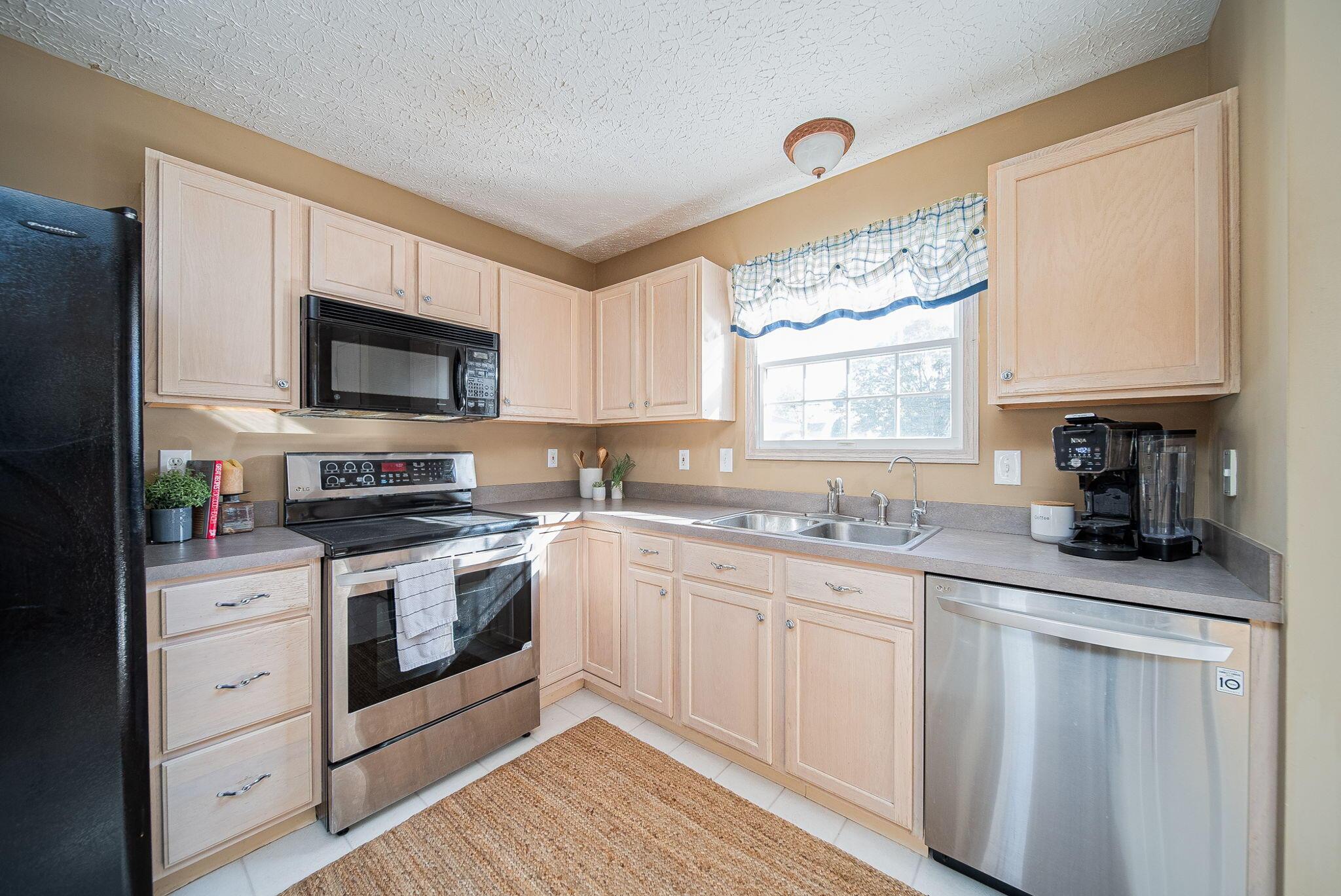 5837 Rothrock Court Galloway, OH 43119 - Photo 14 of 53 20-web-or-mls-5831 Rothrock-20