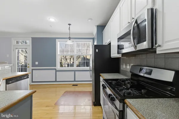 $2,950 | 2454 Curie Court, Unit 24, Herndon, VA 20171