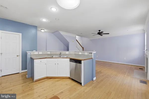$2,950 | 2454 Curie Court, Unit 24, Herndon, VA 20171