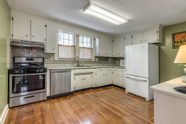 20 Brae Burn Road Milton, MA 02186 - Photo 13 of 30 Gallery Image 13