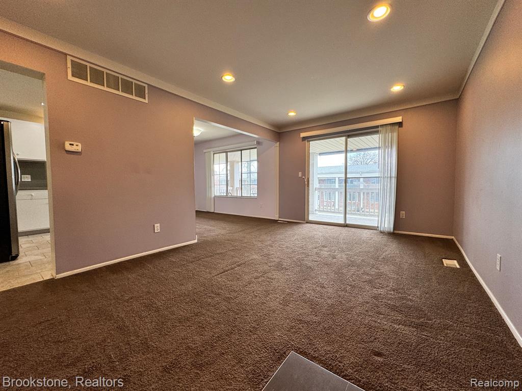 29464 Hoover Road, Unit 464 Warren, MI 48093 - Photo 4 of 23