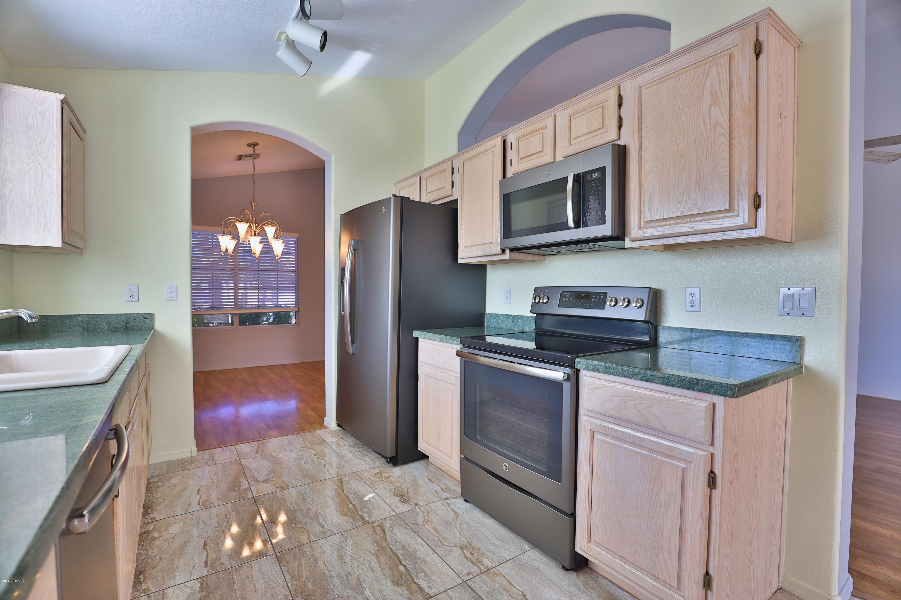17591 North Raindance Road Surprise, AZ 85374 - Photo 15 of 37 17591 N Raindance-15