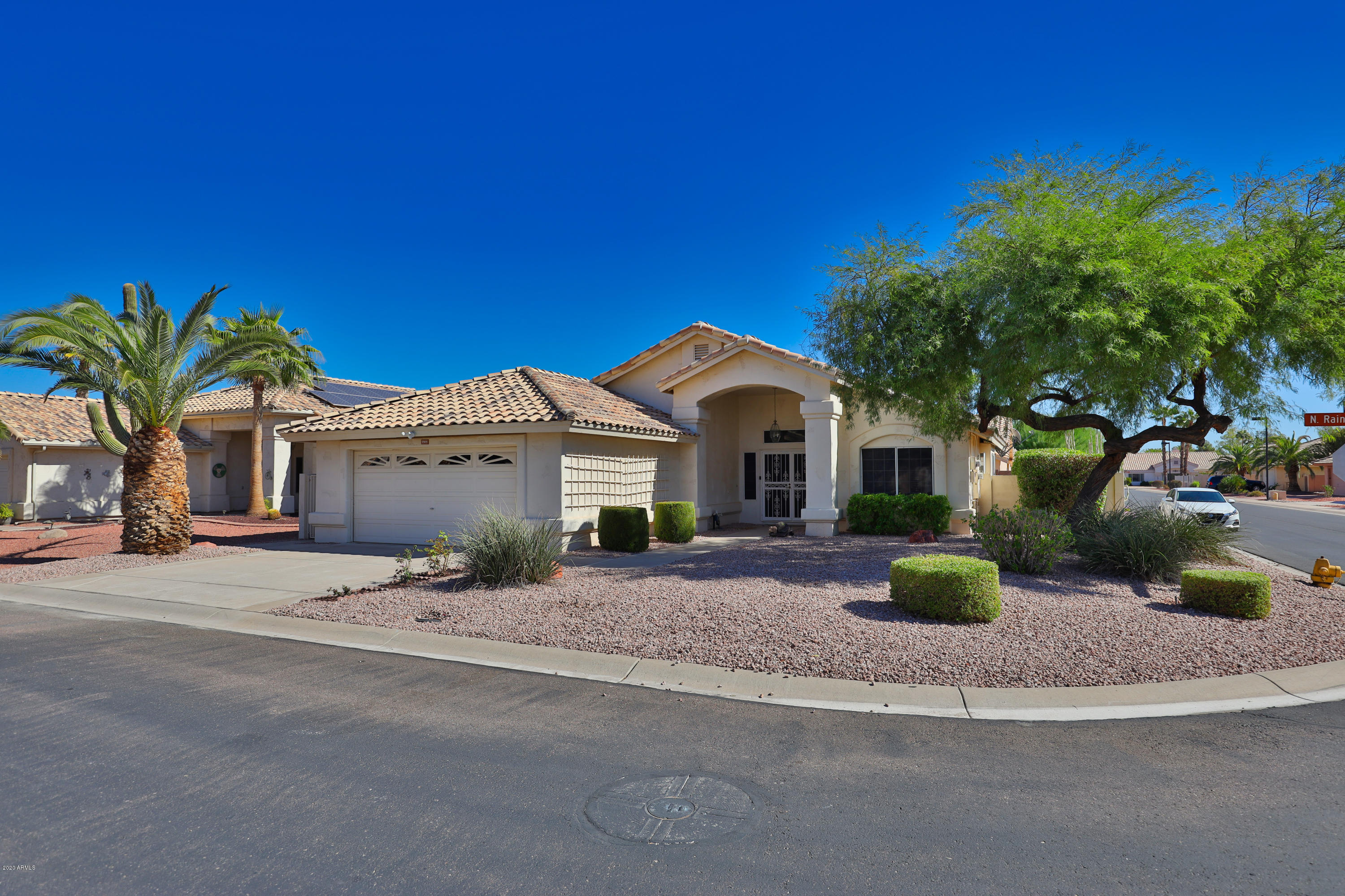 17591 North Raindance Road Surprise, AZ 85374 - Photo 4 of 37 17591 N Raindance-33