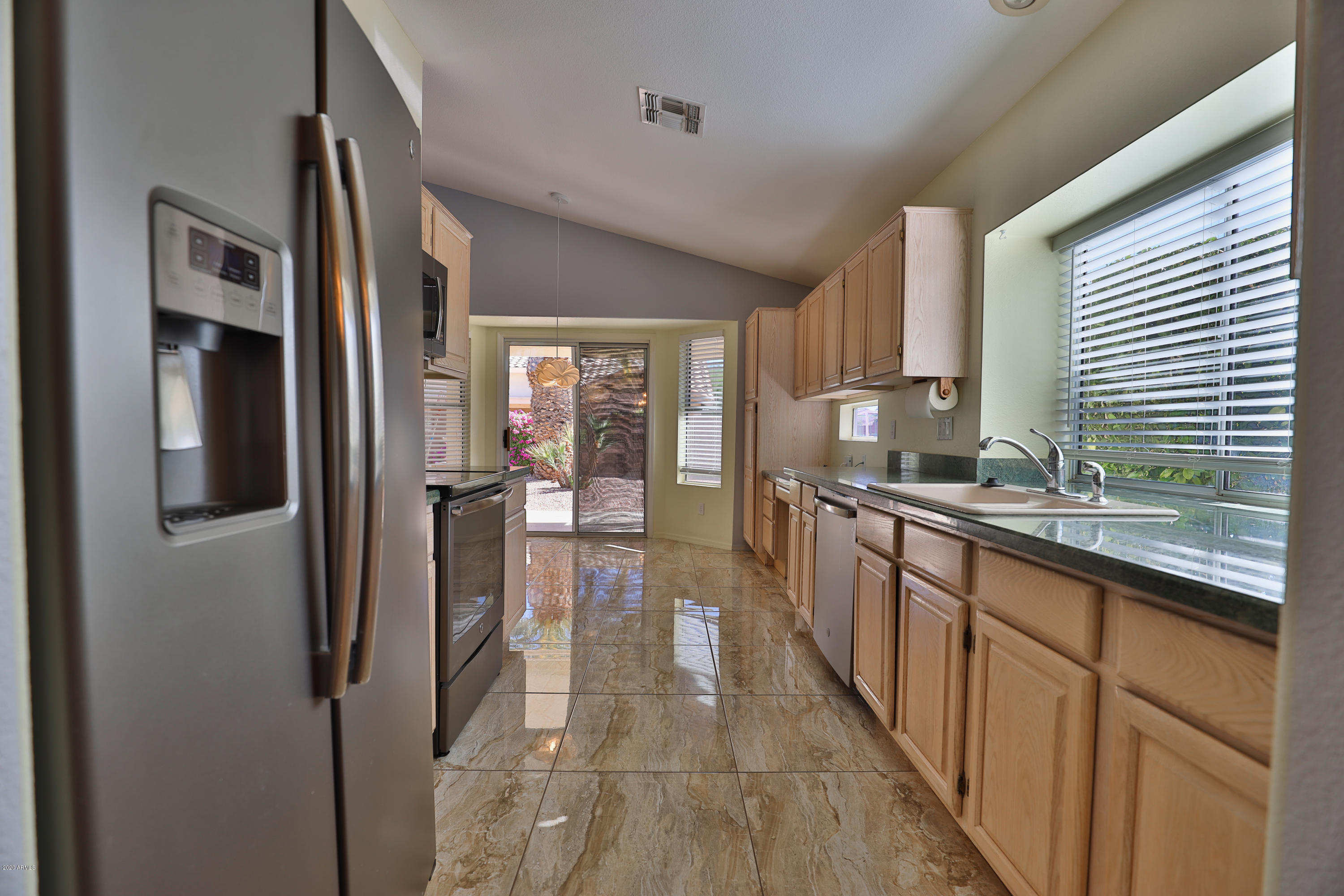 17591 North Raindance Road Surprise, AZ 85374 - Photo 6 of 37 17591 N Raindance-13