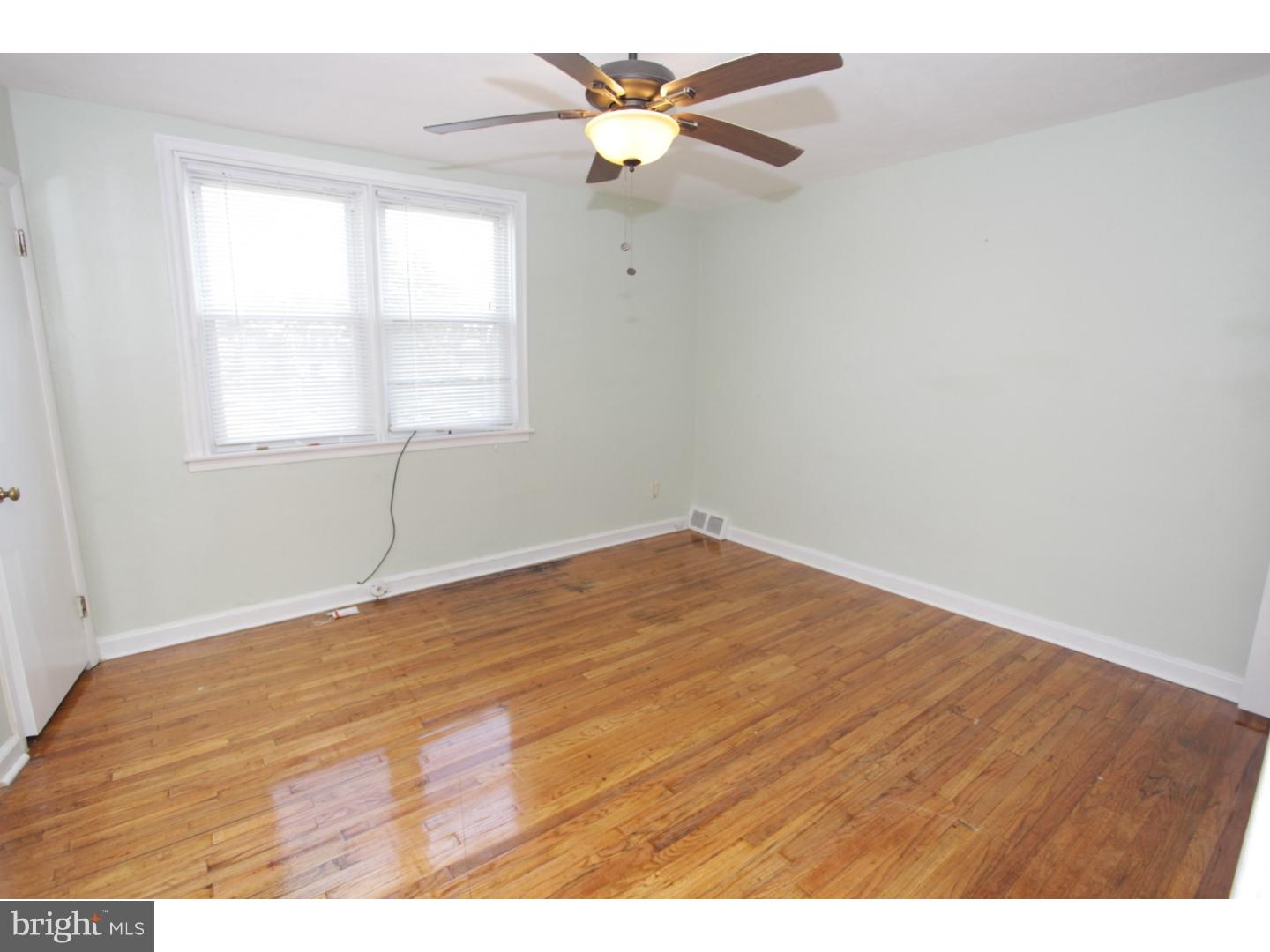 352 East Claremont Road Philadelphia, PA 19120 - Photo 12 of 25 Bedroom - Main