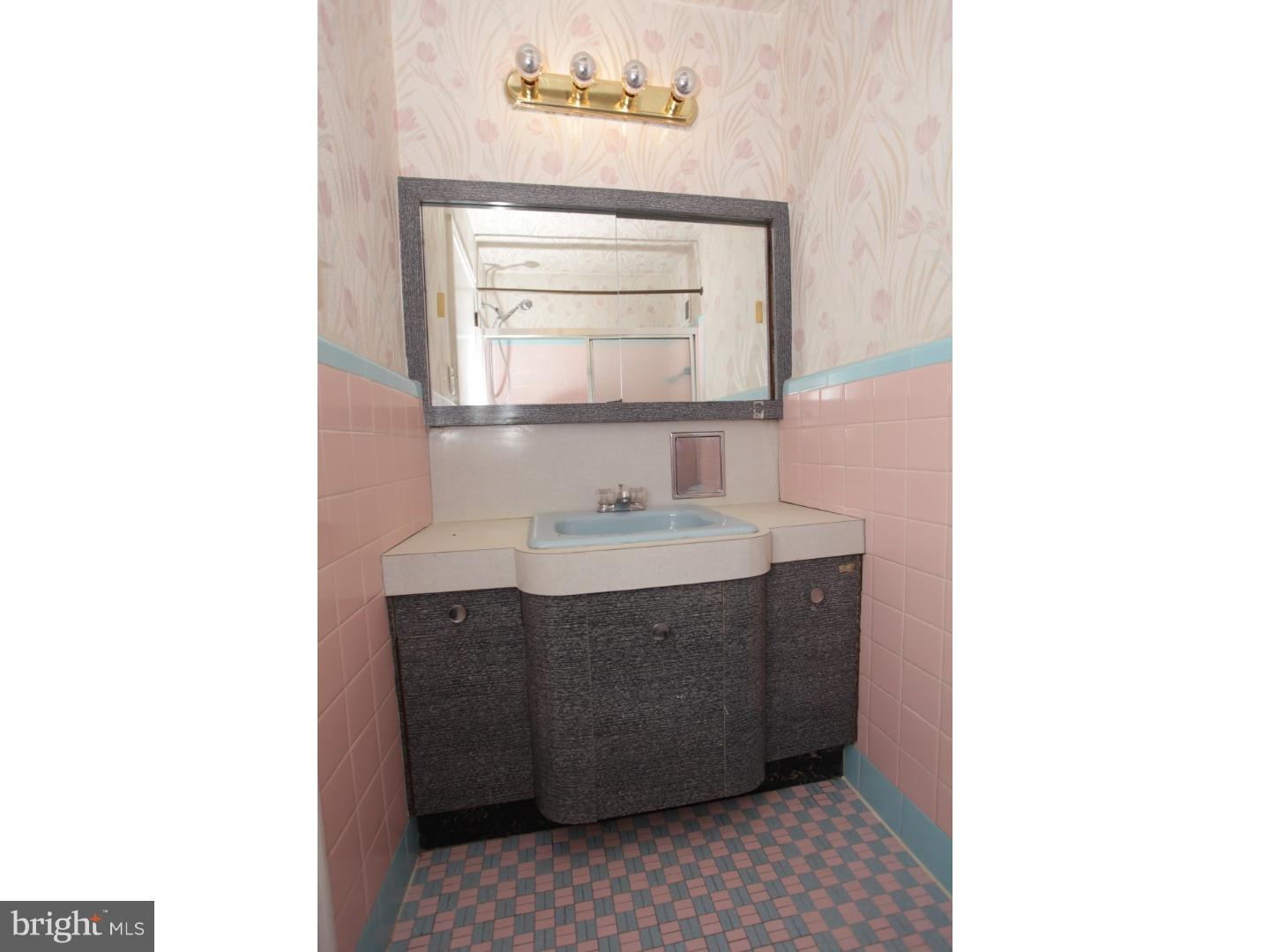 352 East Claremont Road Philadelphia, PA 19120 - Photo 18 of 25 Bathroom