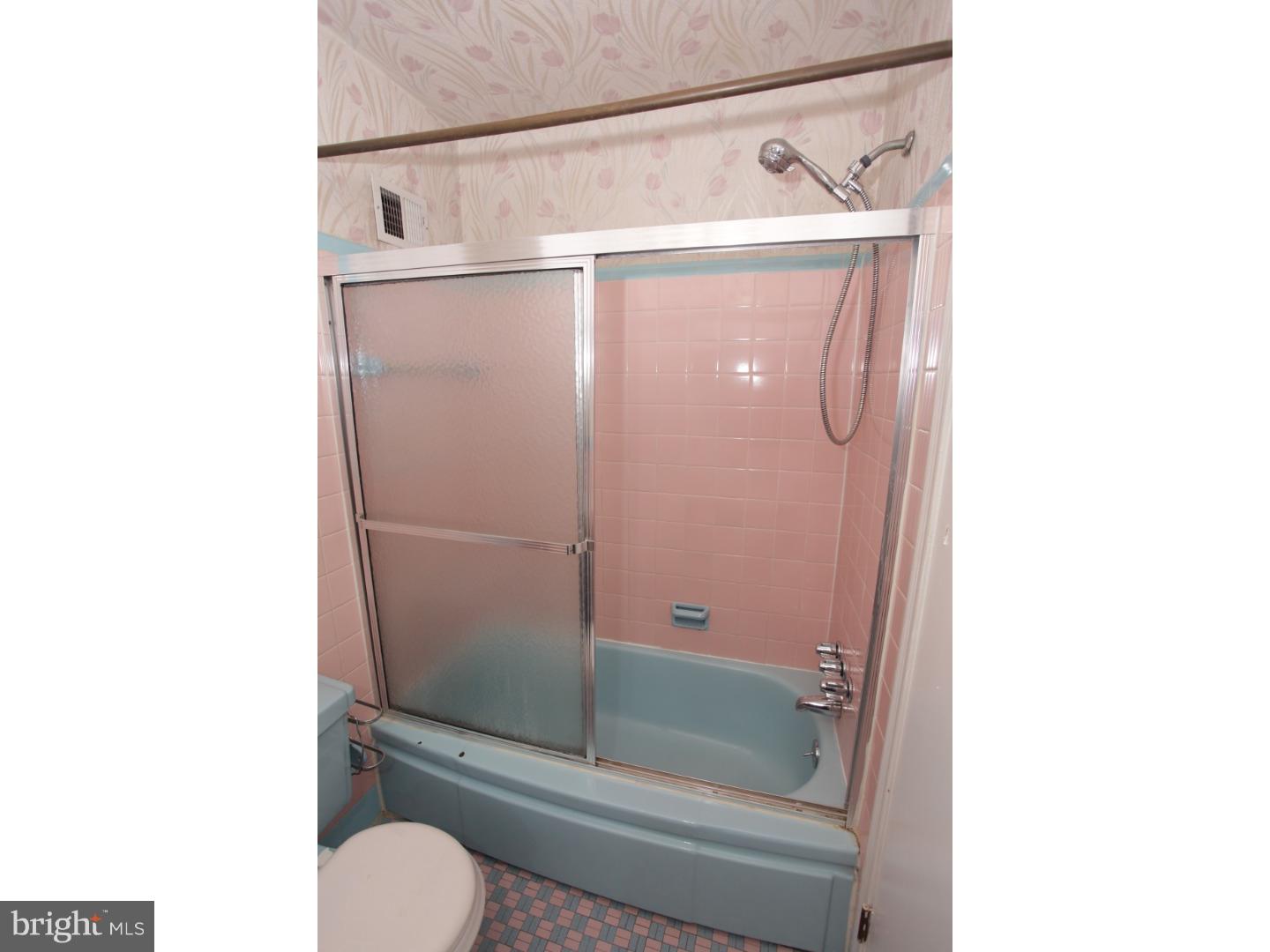 352 East Claremont Road Philadelphia, PA 19120 - Photo 19 of 25 Bathroom