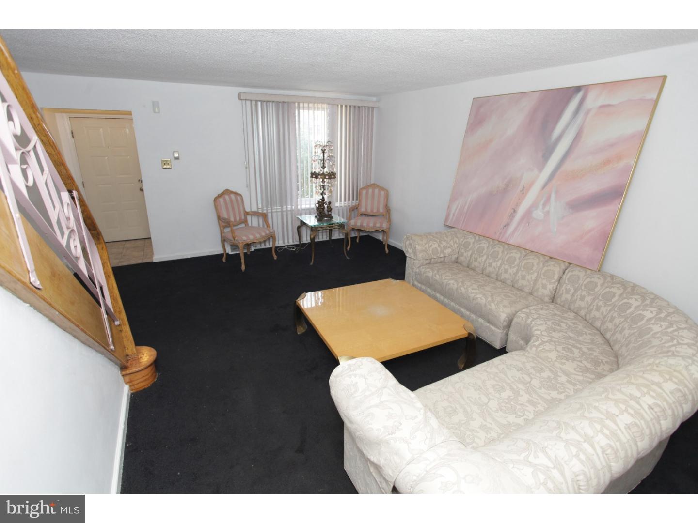 352 East Claremont Road Philadelphia, PA 19120 - Photo 3 of 25 Living Room