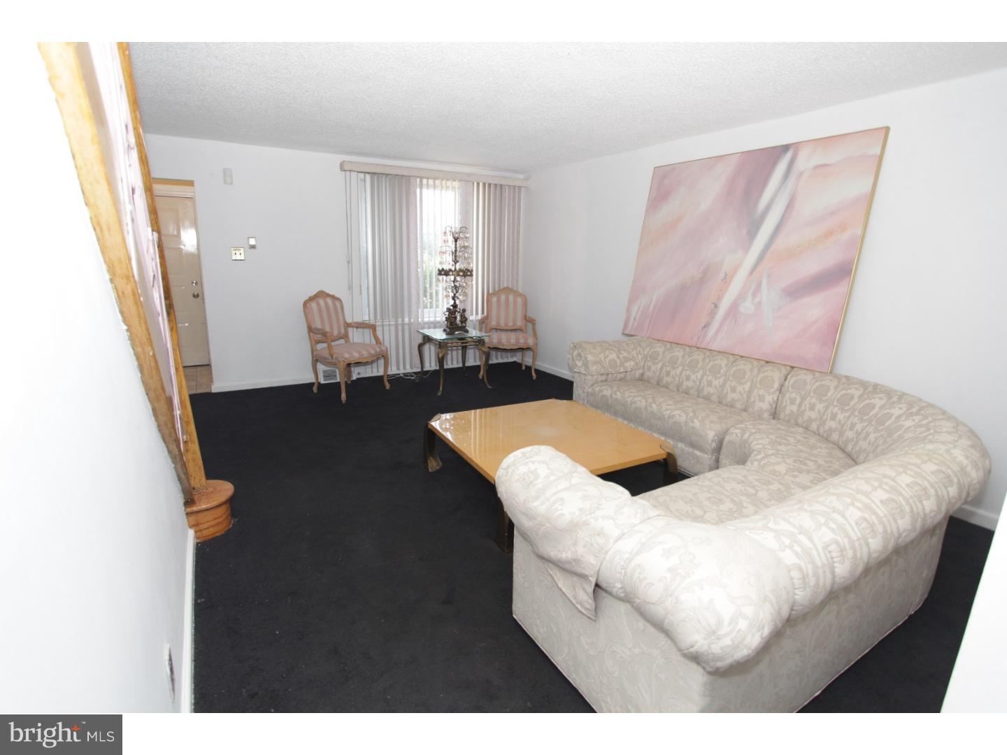 352 East Claremont Road Philadelphia, PA 19120 - Photo 4 of 25 Living Room