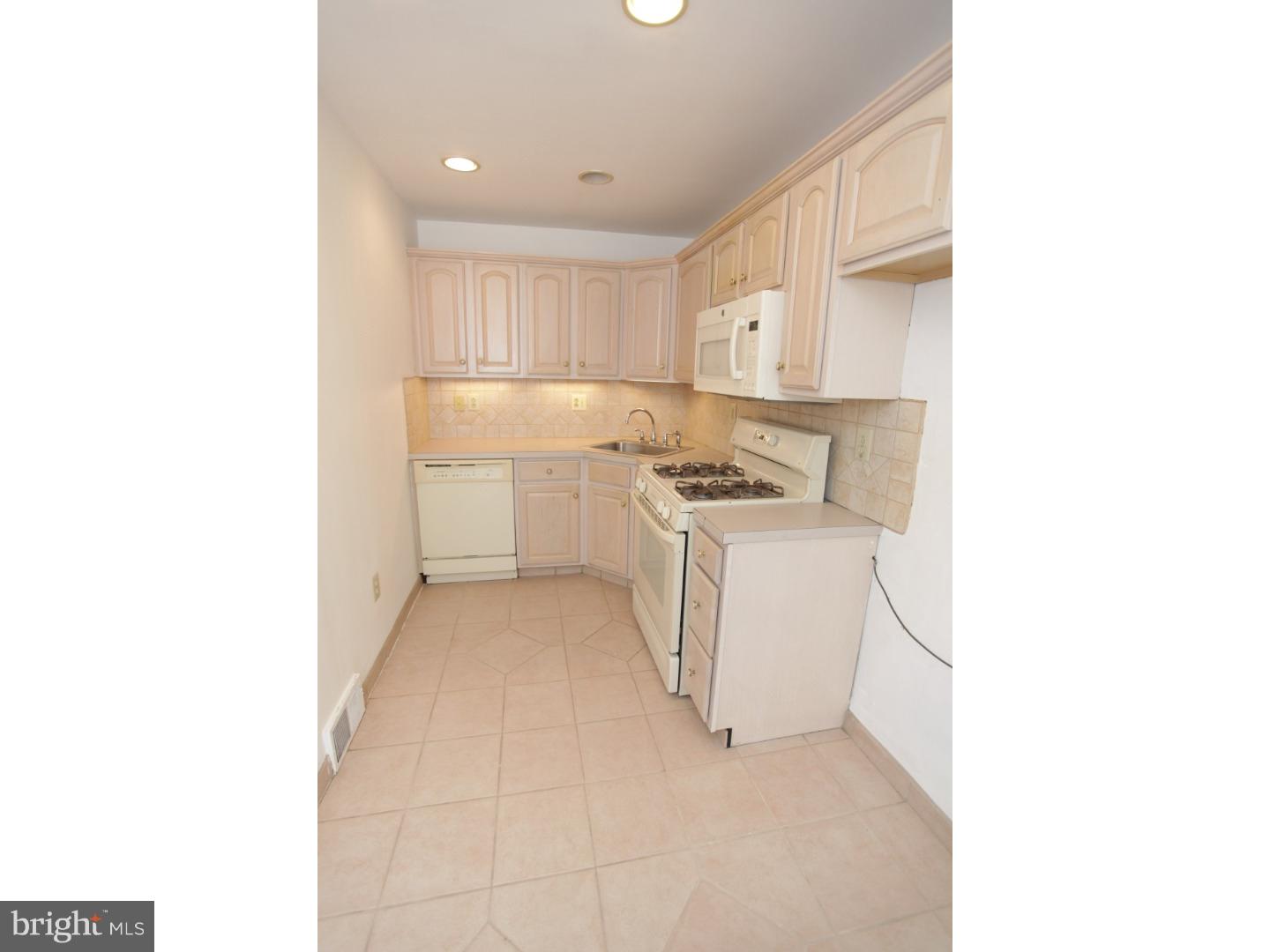 352 East Claremont Road Philadelphia, PA 19120 - Photo 8 of 25 Kitchen