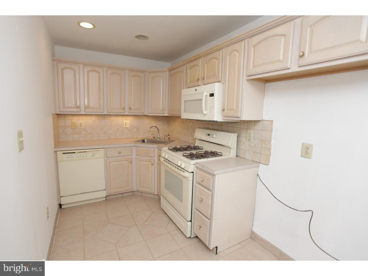 352 East Claremont Road Philadelphia, PA 19120 - Photo 9 of 25 Kitchen