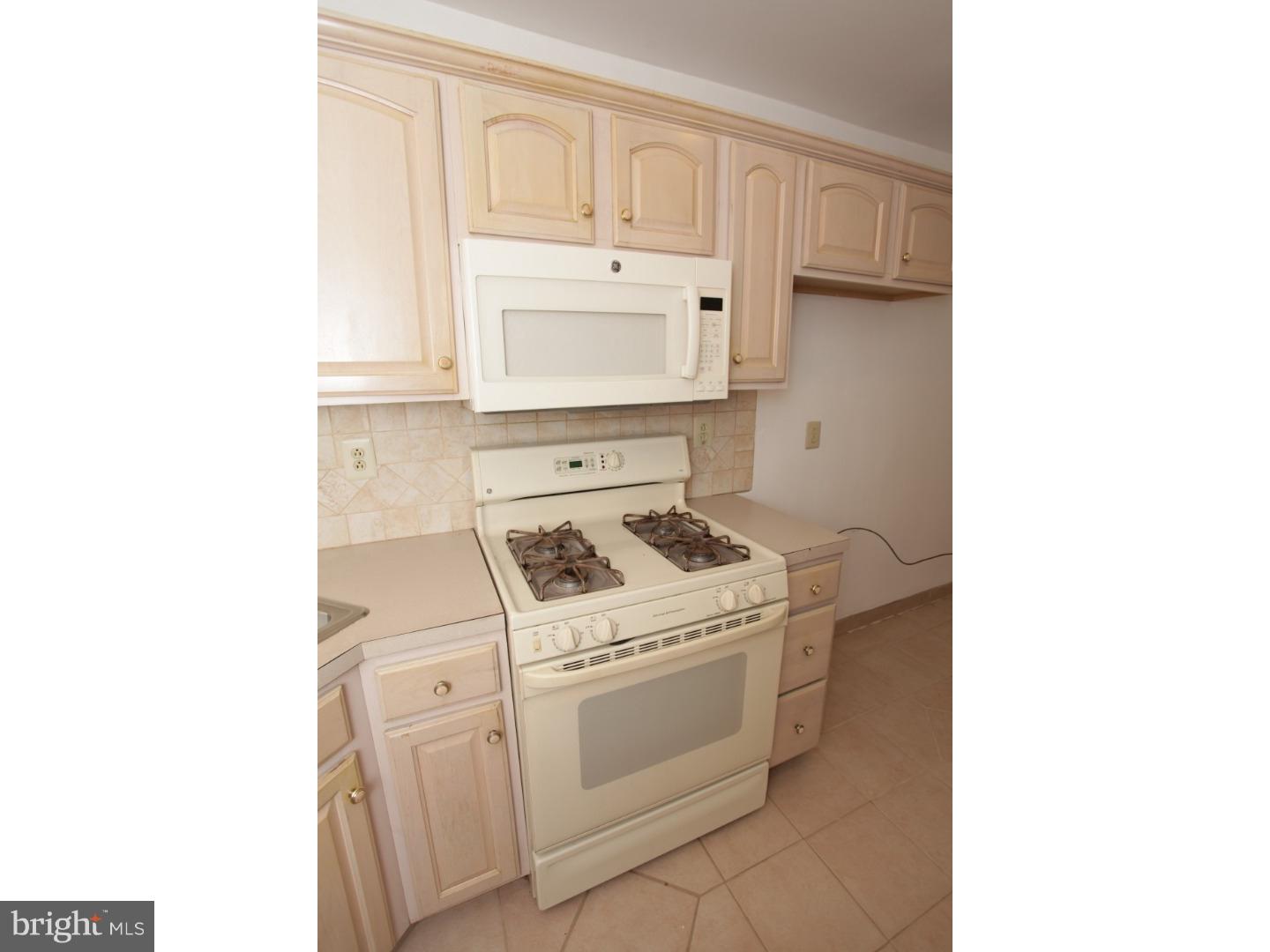 352 East Claremont Road Philadelphia, PA 19120 - Photo 10 of 25 Gallery Image 10