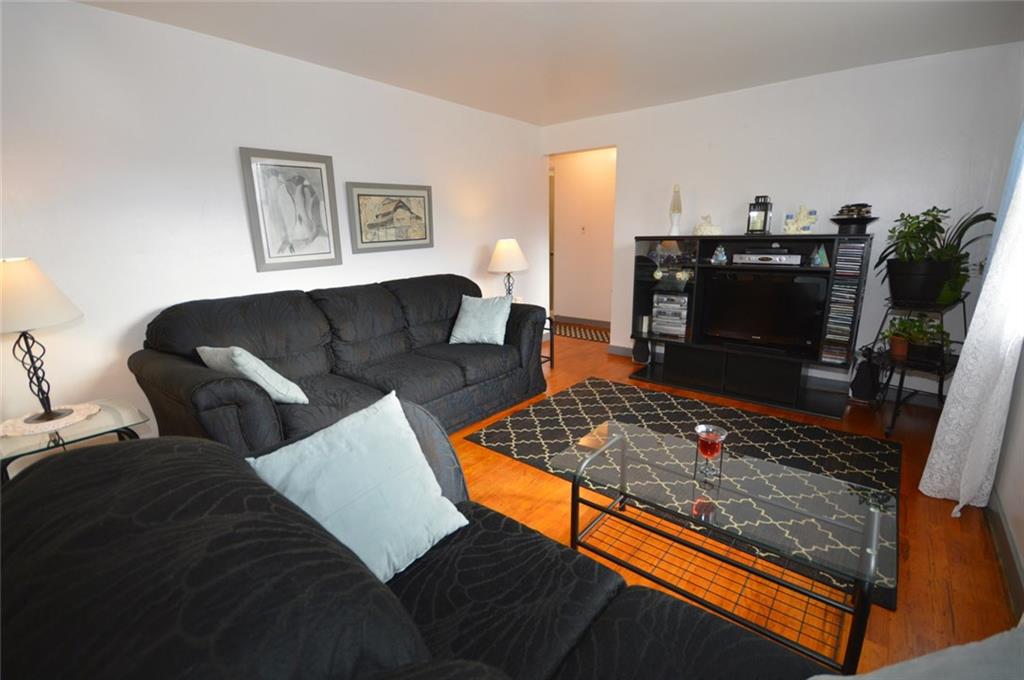 3711 Schuette Road Baldwin, PA 15227 - Photo 2 of 19 Gallery Image 2