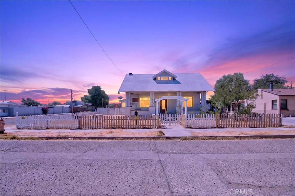 203 Walnut Street Needles, CA 92363 - Photo 2 of 32