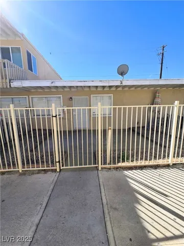 $985 | 908 North Jones Boulevard, Unit B, Las Vegas, NV 89108