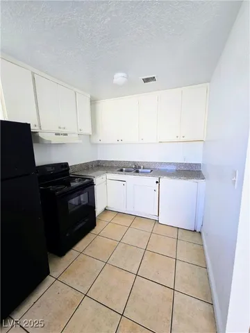 $985 | 908 North Jones Boulevard, Unit B, Las Vegas, NV 89108