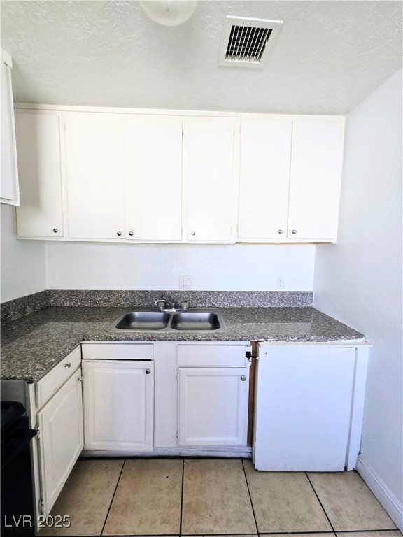 908 North Jones Boulevard, Unit B Las Vegas, NV 89108 - Photo 4 of 28