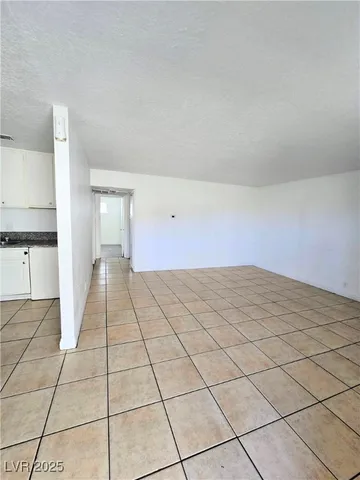 $985 | 908 North Jones Boulevard, Unit B, Las Vegas, NV 89108