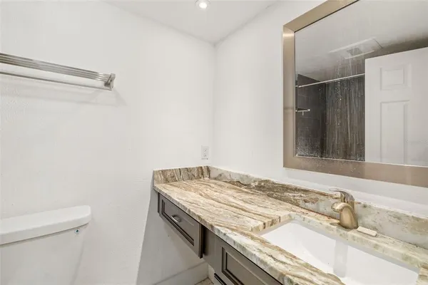 $1,800 | 2224 Bahia Vista Street, Unit E1, Sarasota, FL 34239