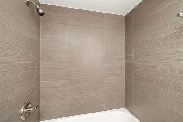 $1,800 | 2224 Bahia Vista Street, Unit E1, Sarasota, FL 34239