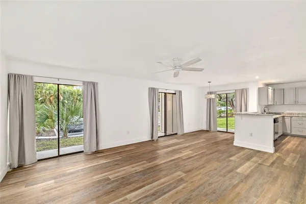 $1,800 | 2224 Bahia Vista Street, Unit E1, Sarasota, FL 34239