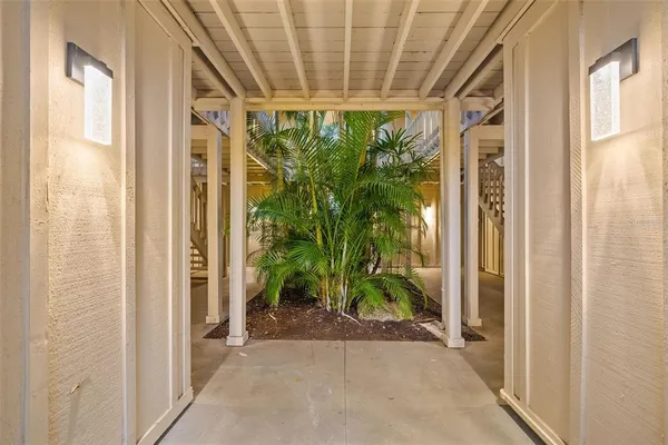 $1,800 | 2224 Bahia Vista Street, Unit E1, Sarasota, FL 34239