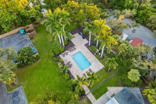 $1,800 | 2224 Bahia Vista Street, Unit E1, Sarasota, FL 34239