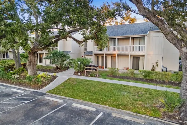 $1,800 | 2224 Bahia Vista Street, Unit E1, Sarasota, FL 34239