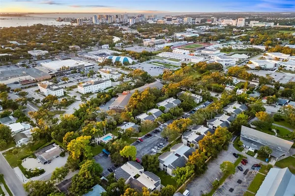 $1,800 | 2224 Bahia Vista Street, Unit E1, Sarasota, FL 34239