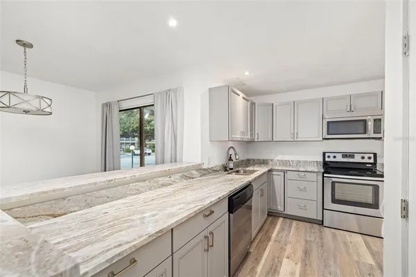 $1,800 | 2224 Bahia Vista Street, Unit E1, Sarasota, FL 34239