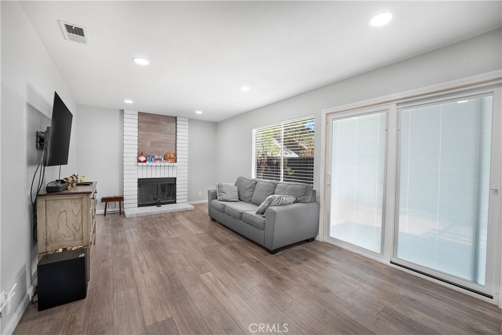 5347 East Ave R 11 Palmdale, CA 93552 - Photo 11 of 34 Gallery Image 11