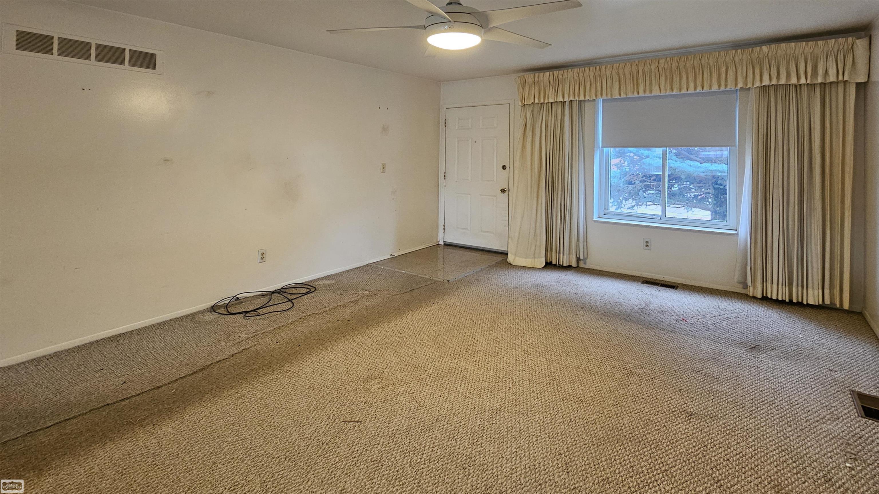 8744 Phoenix Court Warren, MI 48093 - Photo 9 of 21