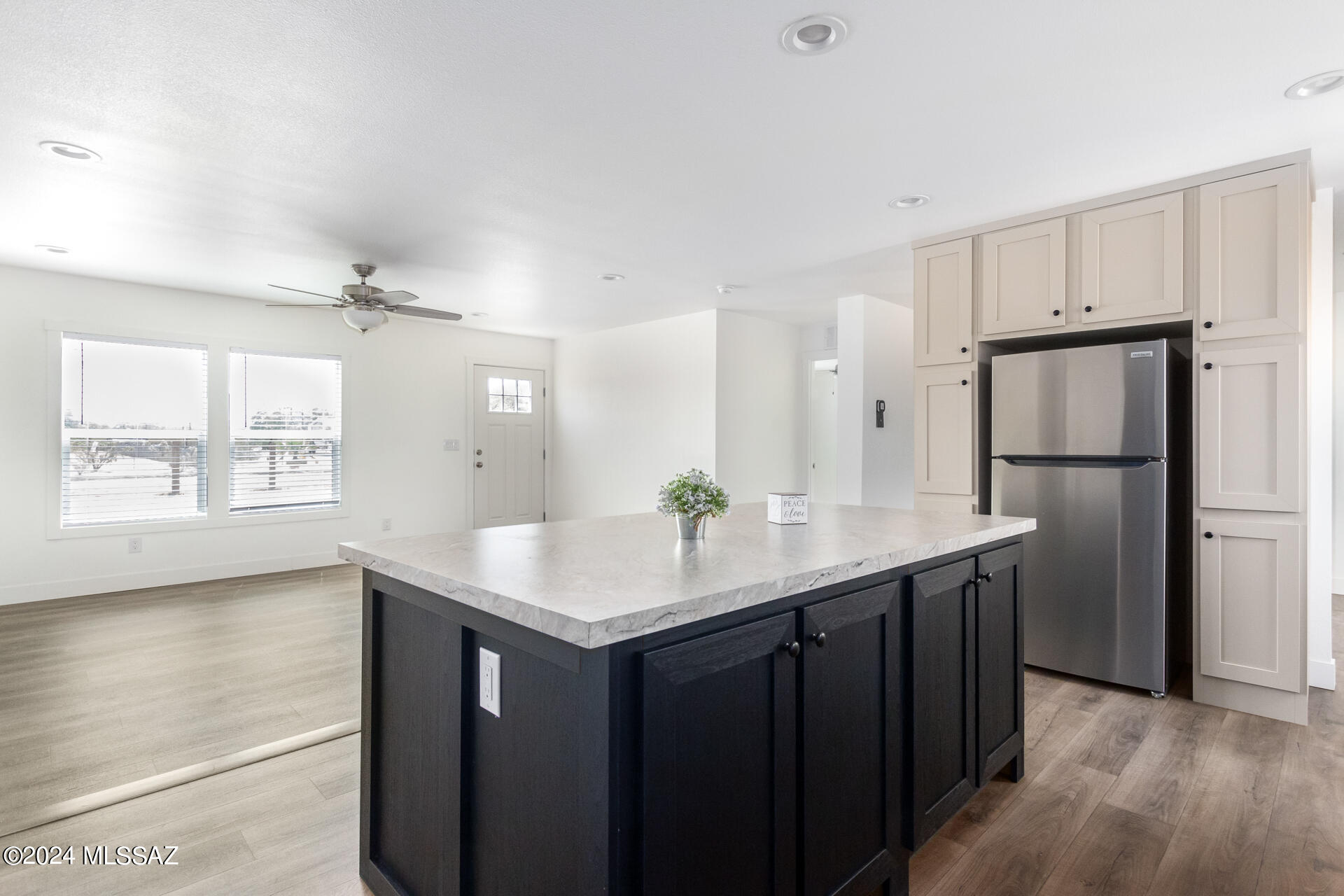 6207 North Chaparral Road Tucson, AZ 85743 - Photo 7 of 31 Gallery Image 7