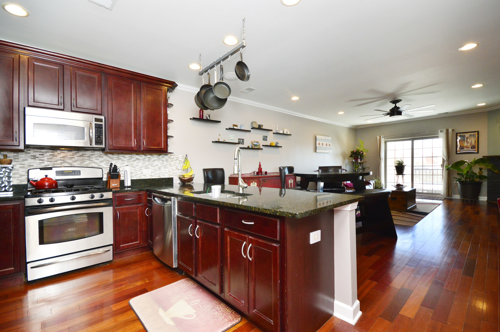 4725 North Sheridan Road, Unit 4D Chicago, IL 60640 - Photo 3 of 24 Gallery Image 3