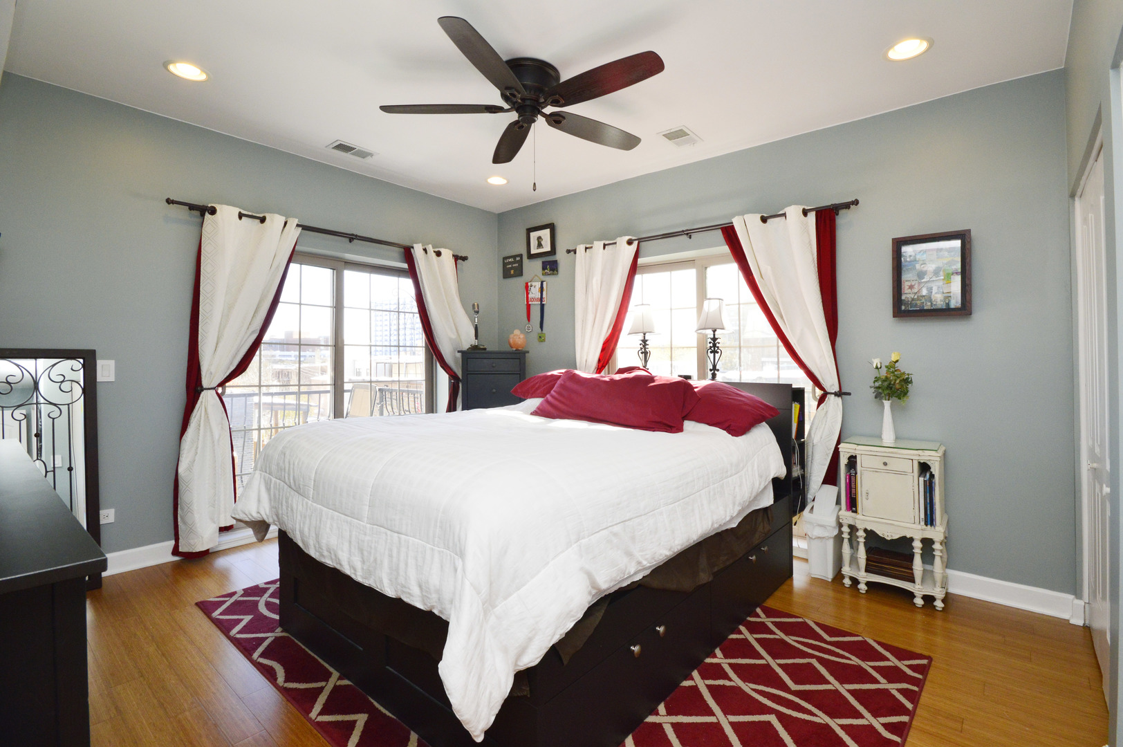 4725 North Sheridan Road, Unit 4D Chicago, IL 60640 - Photo 10 of 24 Gallery Image 10