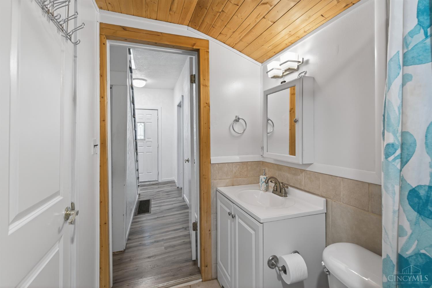 6823 Thompson Road Cincinnati, OH 45247 - Photo 30 of 53