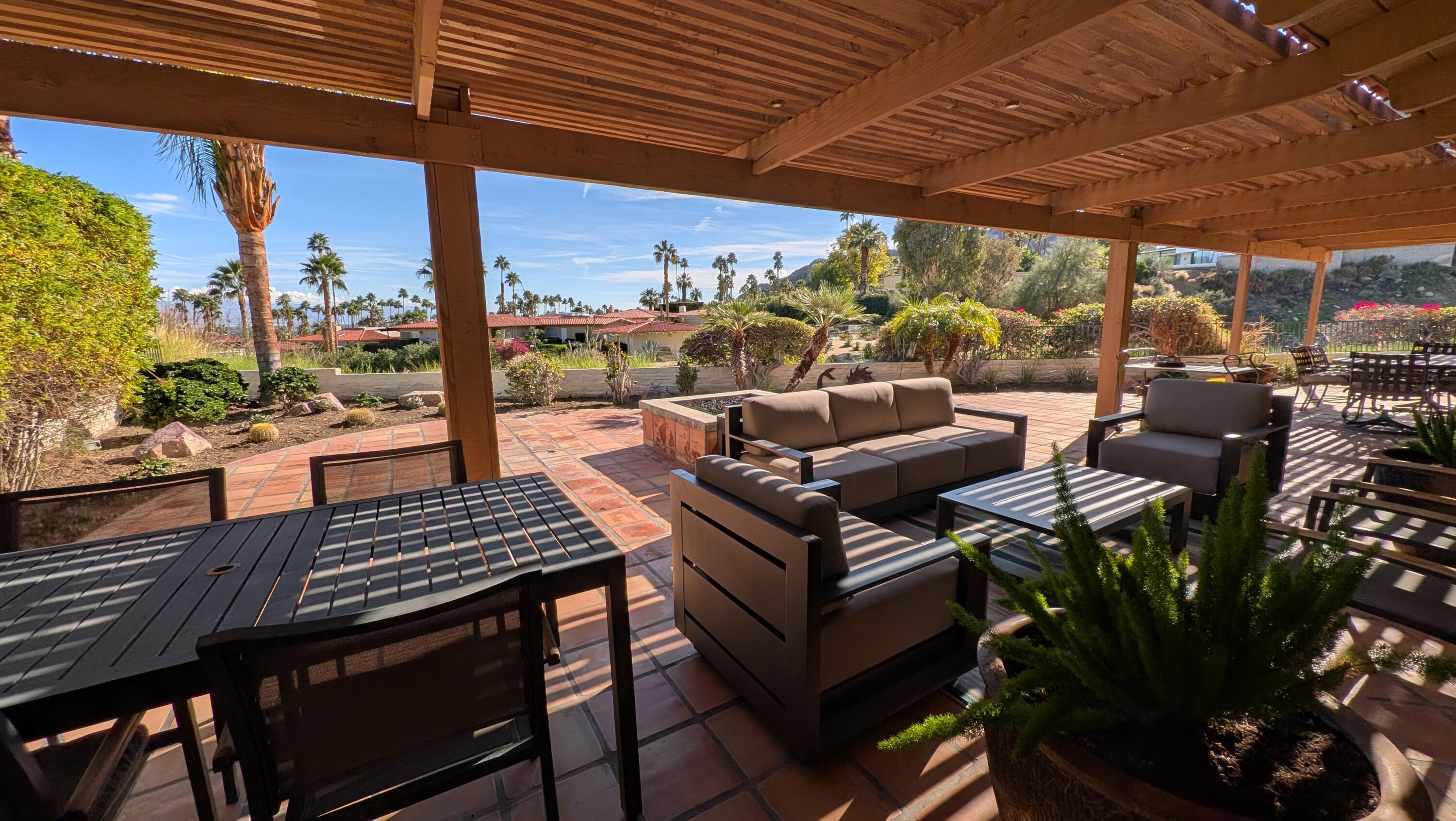 40480 Vía Entrada Rancho Mirage, CA 92270 - Photo 4 of 16 Covered Patio