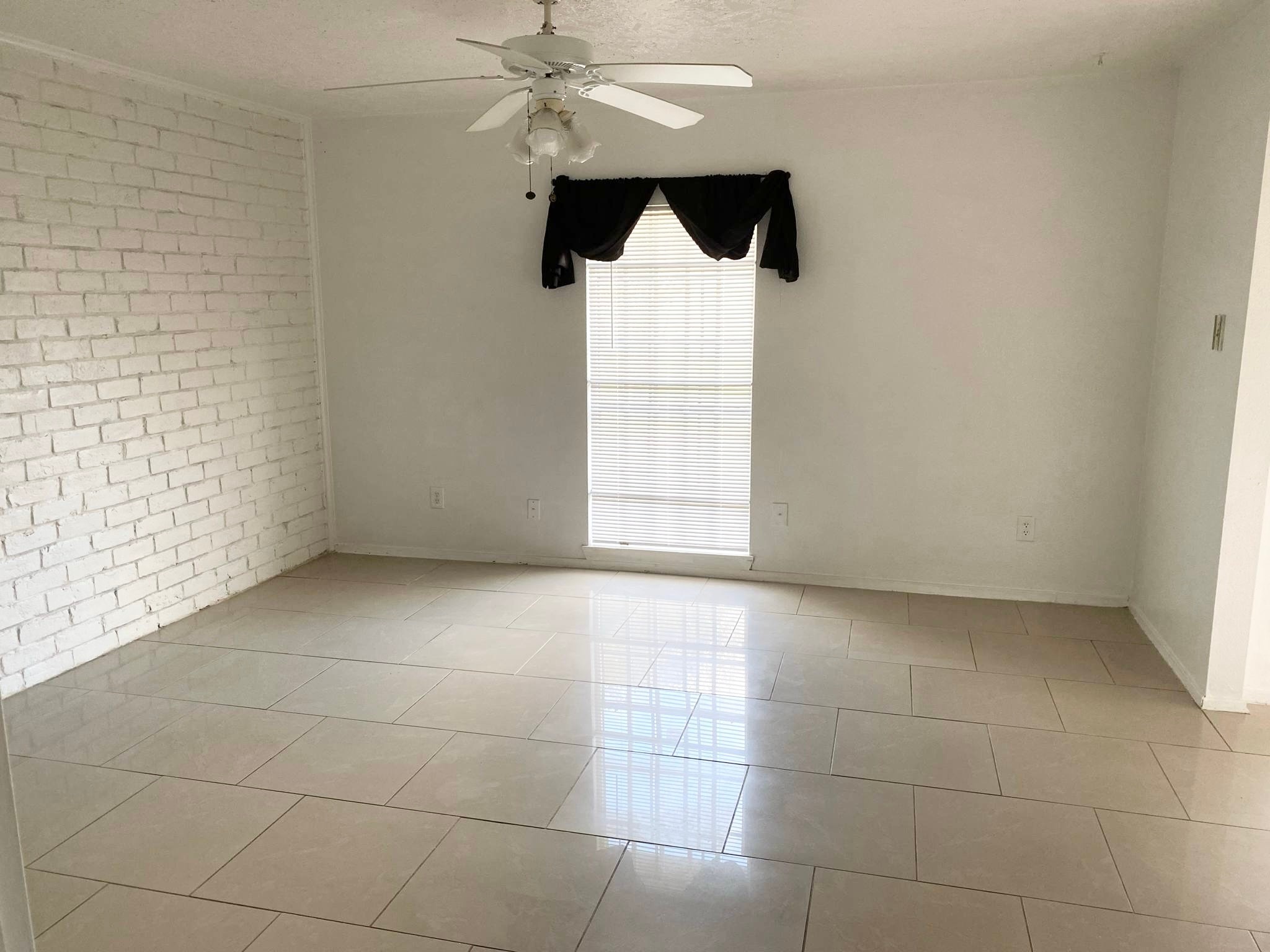 7449 Cook Road Houston, TX 77072 - Photo 5 of 12